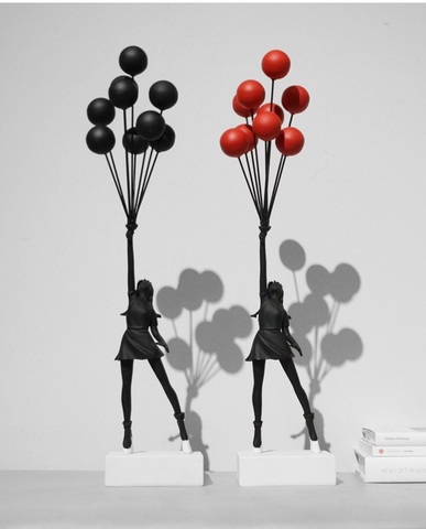 Статуэтка Lady with Flying Balloons Black